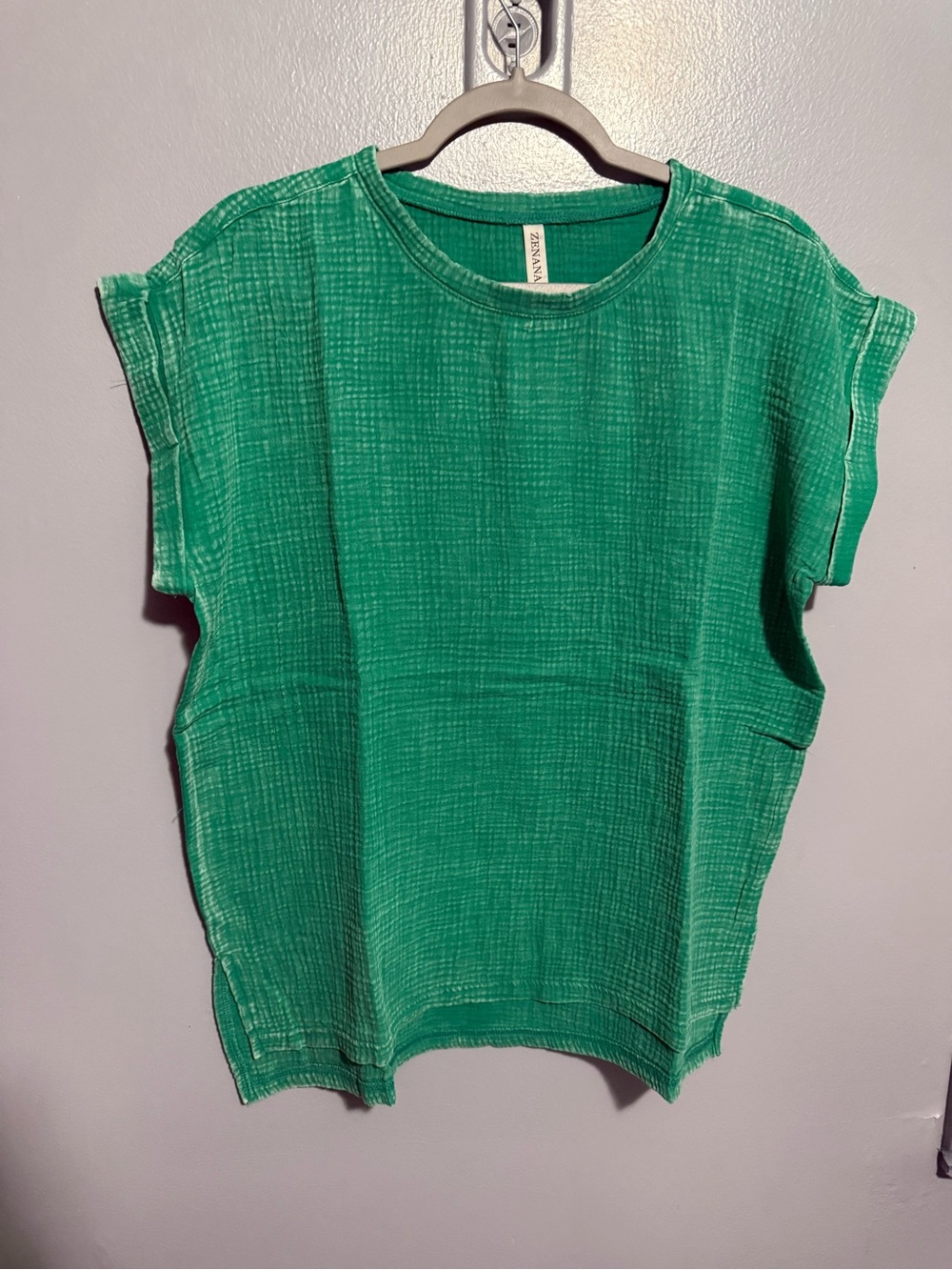 Zenana Outfitters Kelly Green Acid Washed Cap-Sleeve Cotton Gauze Top - Picture 3 of 4